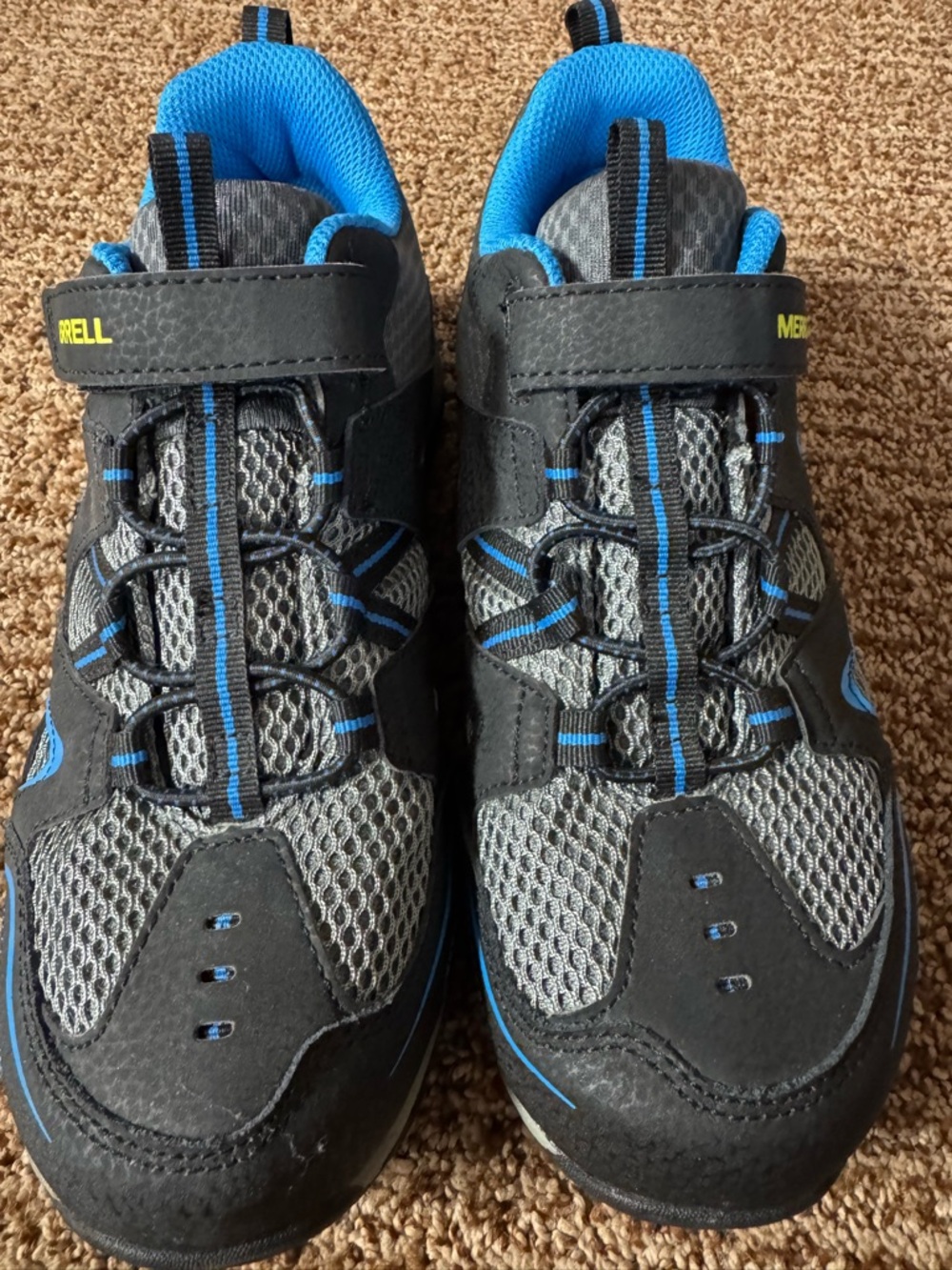 Boy’s Tennis Shoes Size 7